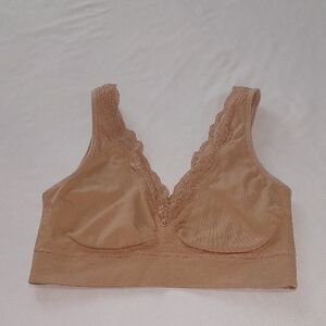 Ambrielle Lace Trimmed Tan  Bralette.new Condition .Seemless V neck